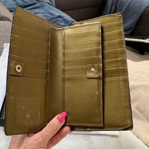 - Gucci metallic wallet - Picture 4 of 9